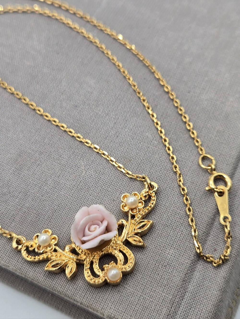 AVON Victorian Revival Gold Tone Necklace Seed Pearl 19" Pink Porcelain Rose